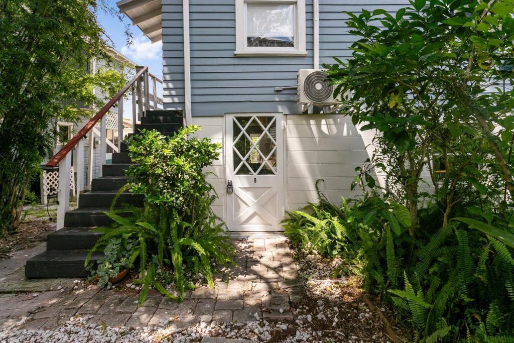 That 70'S Themed Apt Close To Coffee, Food + Shops Tampa Extérieur photo